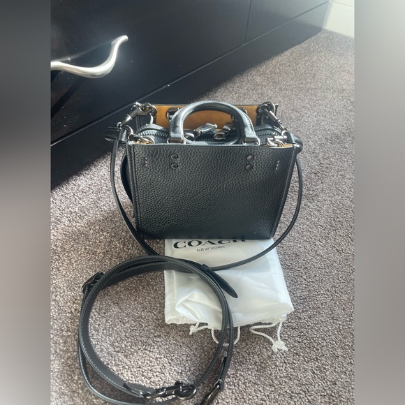 Coach Rogue 20 - Picture 1 of 6